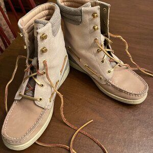 Sperry Topsider Hikerfish Boot in Linen Gold size 6